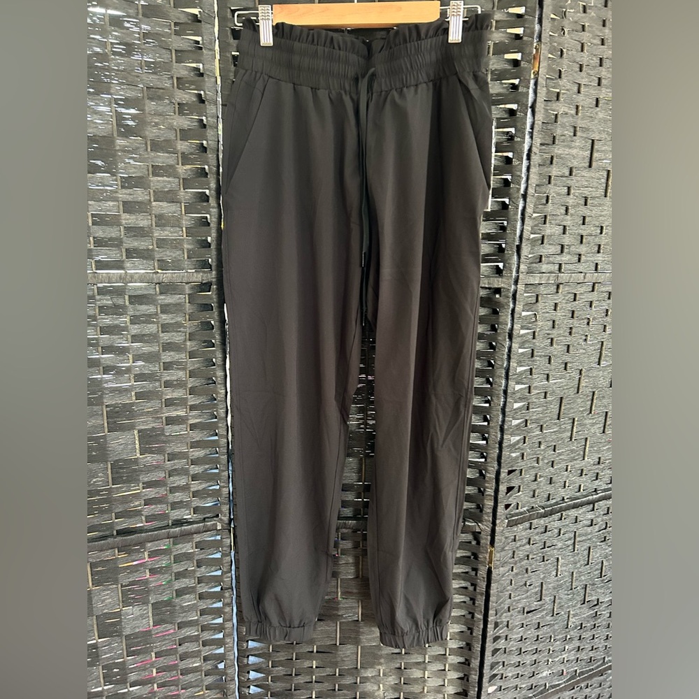 Mono B Black Lightweight Lounge Pants Size Medium elastic Drawstring Waist NWT